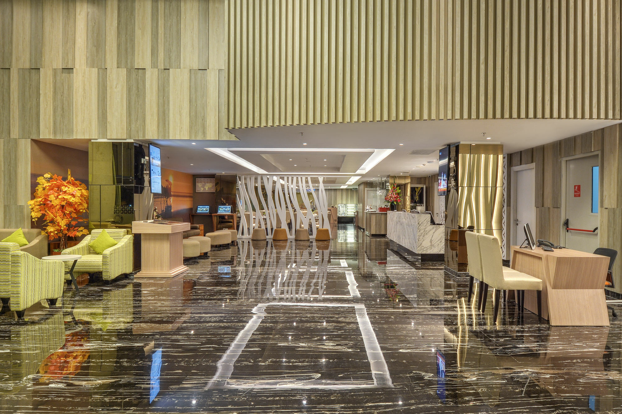 Platinum Adisucipto Hotel & Conference Center Kalasan Exterior foto